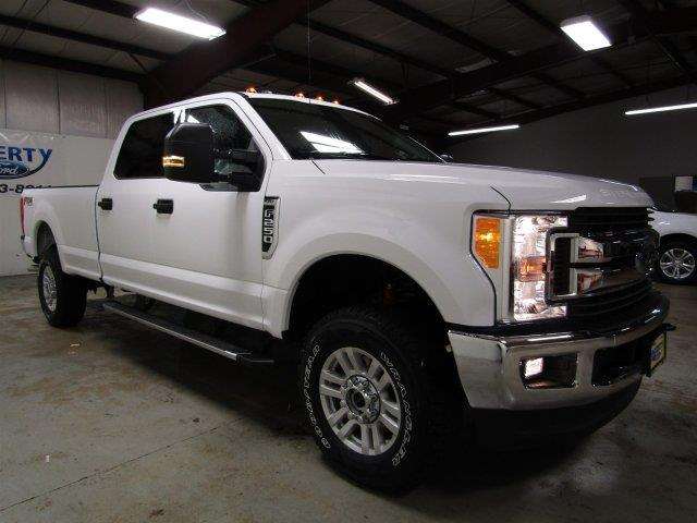 2017 Ford F-250 Super Duty XLT Crew Cab 4WD V8